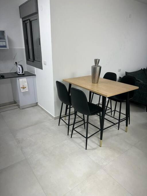 Elegant 3 Bedroom Ocean View Condo In Kiryat Yam Qiryat Yam Exterior photo