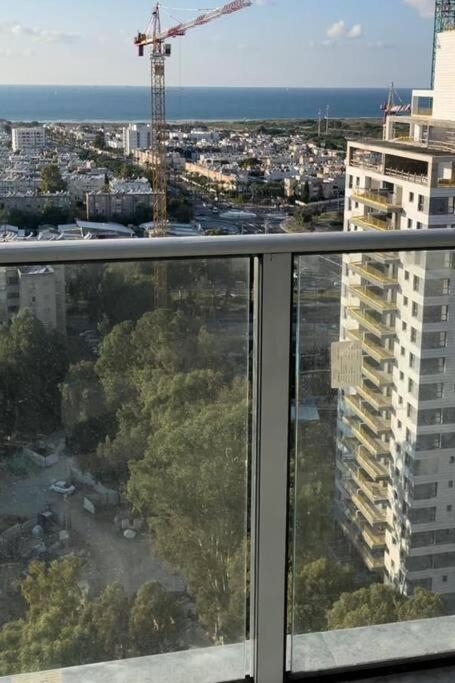 Elegant 3 Bedroom Ocean View Condo In Kiryat Yam Qiryat Yam Exterior photo