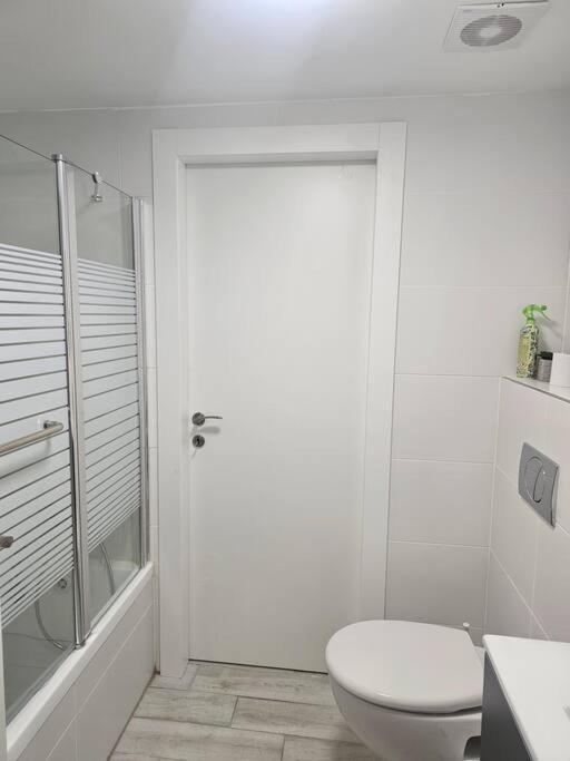 Elegant 3 Bedroom Ocean View Condo In Kiryat Yam Qiryat Yam Exterior photo